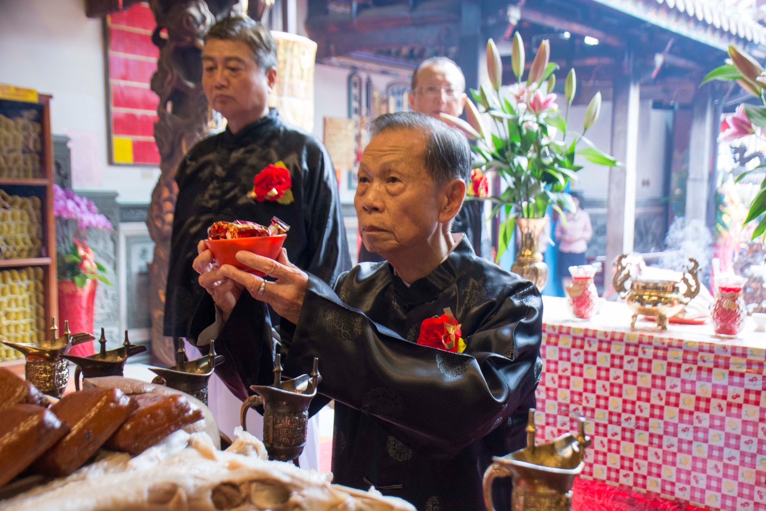 萬和宮恭祝媽祖鎮殿340週年慶三獻禮祭典，由蕭董事長主祭。