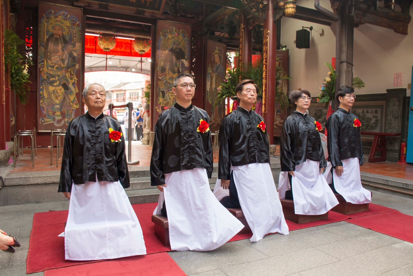 萬和宮恭祝媽祖鎮殿340週年慶三獻禮祭典陪祭人員。